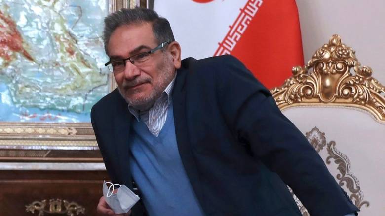 Ζωντανός σύμβουλος του Χαμενεΐ που θεωρείτο νεκρός: Επέζησε από έκρηξη και στέλνει μήνυμα