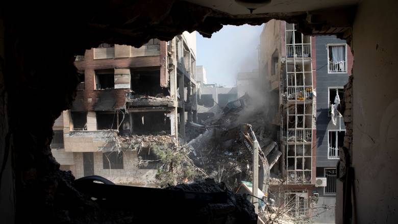 Νύχτα «κόλασης» σε Ιράν και Ισραήλ - Δεκάδες πλήγματα στην «καρδιά της ιρανικής βιομηχανίας άμυνας»