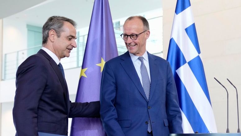 Τηλεφωνική επικοινωνία Μητσοτάκη - Μερτς για τις εξελίξεις στη Μέση Ανατολή