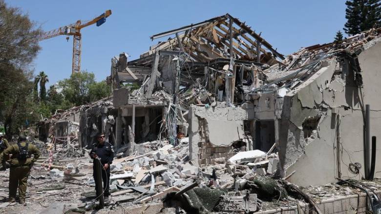 Ισραήλ: Τρεις νεκροί σε πλήγμα πυραύλου στην Μπεερσέμπα  – Εντοπίστηκε τρίτη ομοβροντία πυραύλων