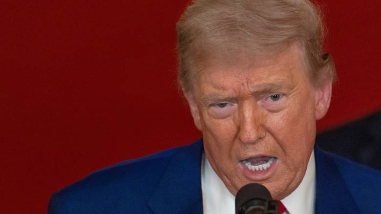 Την παραπομπή Τραμπ ζητούν οι Δημοκρατικοί μετά την επίθεση των ΗΠΑ στο Ιράν