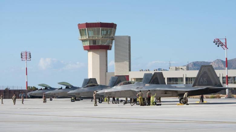 Στα χέρια των αρχών 26χρονος Αζέρος που φωτογράφιζε τη βάση στη Σούδα