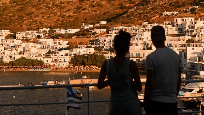 Νέα μεγάλη άνοδος σε τουριστικές αφίξεις και έσοδα - Πετυχαίνει η επέκταση της σεζόν