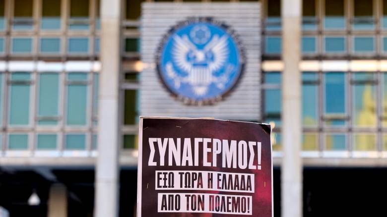 Επίθεση στο Ιράν: Πολιτικές αντιδράσεις στην κυβέρνηση, με διαφορετικές αποχρώσεις