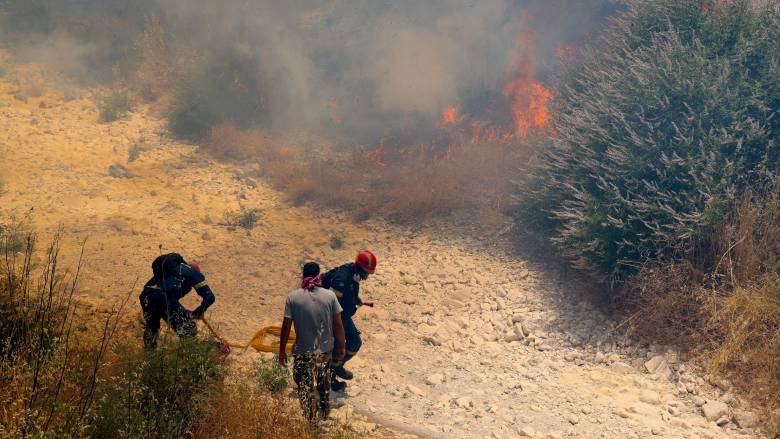 Φωτιά στα Κύθηρα: Ενισχύθηκαν οι πυροσβεστικές δυνάμεις - Δεν απειλείται οικισμός
