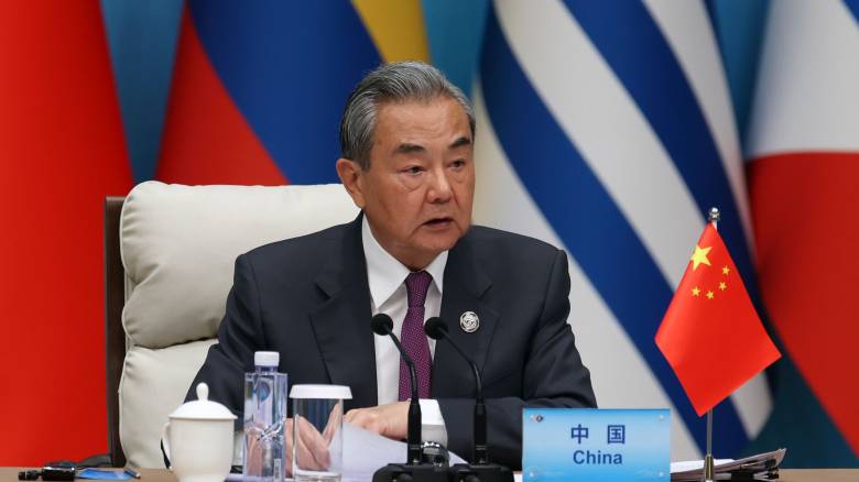 ΥΠΕΞ Κίνας: Κακό προηγούμενο οι επιθέσεις Ισραήλ και ΗΠΑ κατά του Ιράν