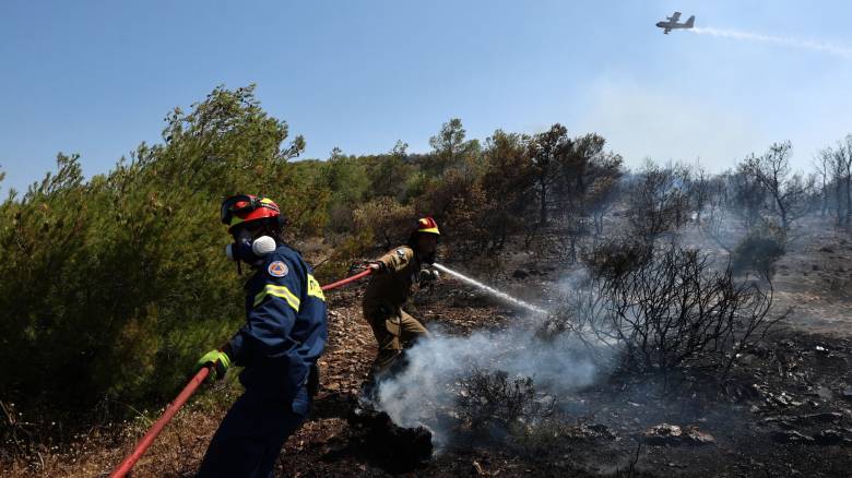 Φωτιά στη Μαγνησία - Στη μάχη και εναέρια μέσα