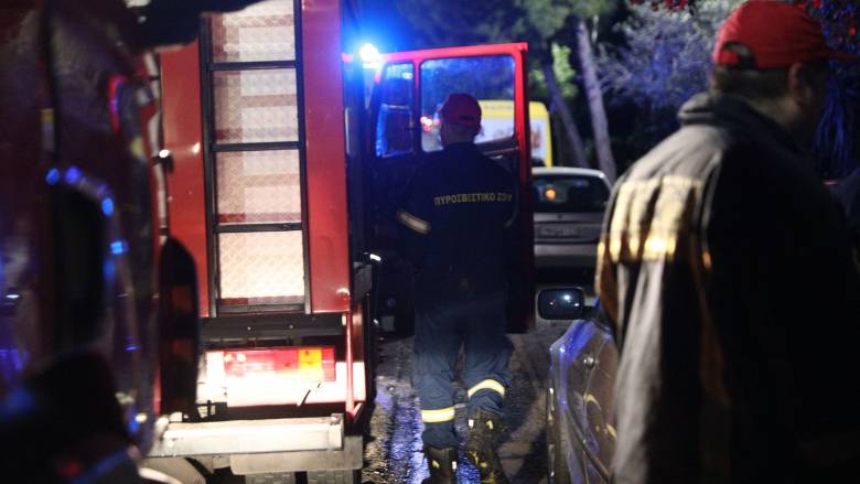 Φωτιά σε αποθήκη κοντά στα ΚΤΕΛ Κηφισού - Συναγερμός στην Πυροσβεστική