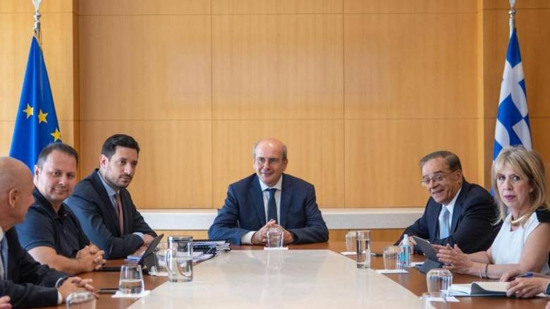 Αποκατάσταση του σιδηρόδρομου στη Θεσσαλία με δωρεά 14,5 εκατ. ευρώ από τις συστημικές τράπεζες