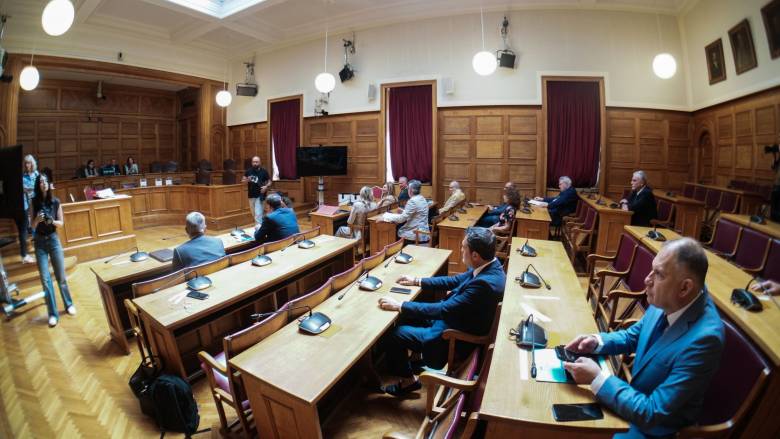 Τέμπη: Στην επιτροπή δεοντολογίας το αίτημα συγγενών για άρση ασυλίας 14 βουλευτών