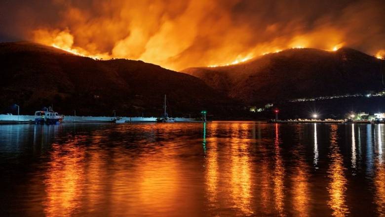 Φωτιά στη Χίο: Συγκλονιστικές εικόνες από την καμένη γη σε σχεδόν 41.000 στρέμματα