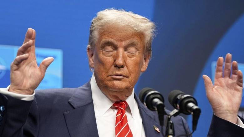 Ο «Άγιος» Τραμπ και οι ευρωπαίοι «πιστοί» του