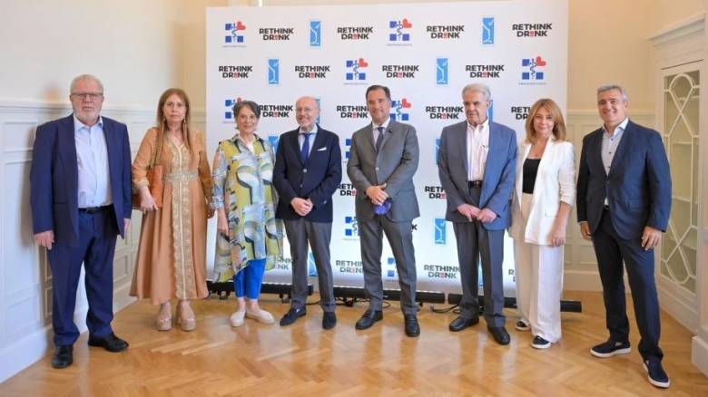 Αλκοόλ και ανήλικοι: Νομοσχέδιο με αυστηρές κυρώσεις από το υπ. Υγείας