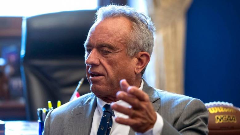 Ο Καναδάς «υποχώρησε» απέναντι στον Τραμπ - Δεν θα επιβληθεί φόρος ψηφιακών υπηρεσιών στις ΗΠΑ