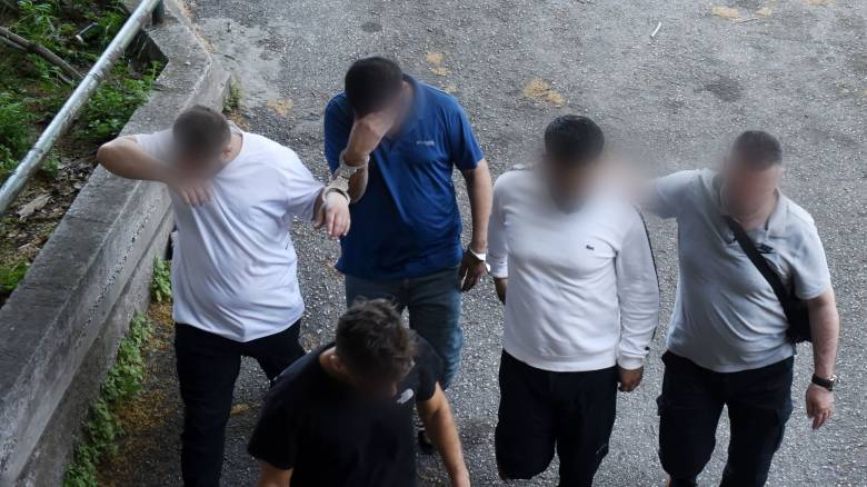 Στον ανακριτή οι δύο Τούρκοι για το επεισόδιο με τους πυροβολισμούς σε άνδρες της ΕΥΠ στη Θέρμη