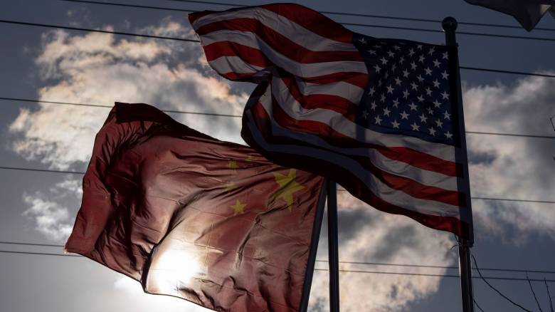 «Δεν θέλουμε έναν εμπορικό πόλεμο, αλλά δεν τον φοβόμαστε»: Με αντίποινα απειλεί η Κίνα τις ΗΠΑ