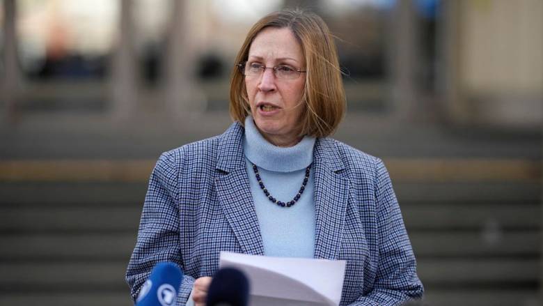 Με ποίημα του Πούσκιν εγκαλείπει τη Ρωσία η πρώτη γυναίκα πρέσβης στη ιστορία των ΗΠΑ