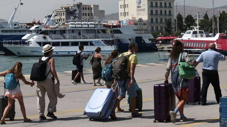 «Κόβουν» έξοδα και στις διακοπές τους οι Έλληνες