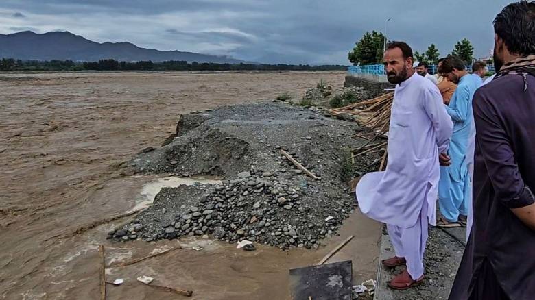 Τουλάχιστον 32 νεκροί από σφοδρές βροχοπτώσεις στο Πακιστάν