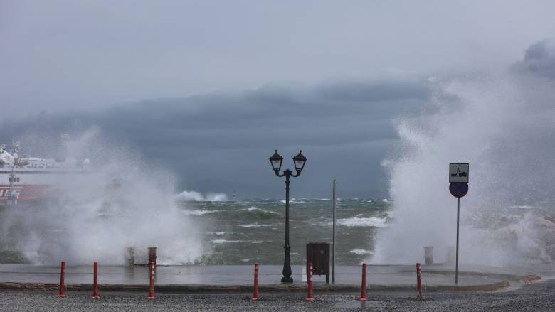 Σε ισχύ παραμένει το απαγορευτικό απόπλου από Πειραιά, Ραφήνα και Λαύριο - Κανονικά για Αργοσαρωνικό