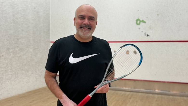 Αμάνατ Χαν: Ποιος είναι ο θρύλος του σκουός που έφερε το άθλημα στην Ελλάδα