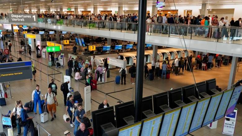 Τα δικαιώματα του αεροπορικού επιβάτη - Τι ισχύει για καθυστερήσεις, ακυρώσεις, απώλειες