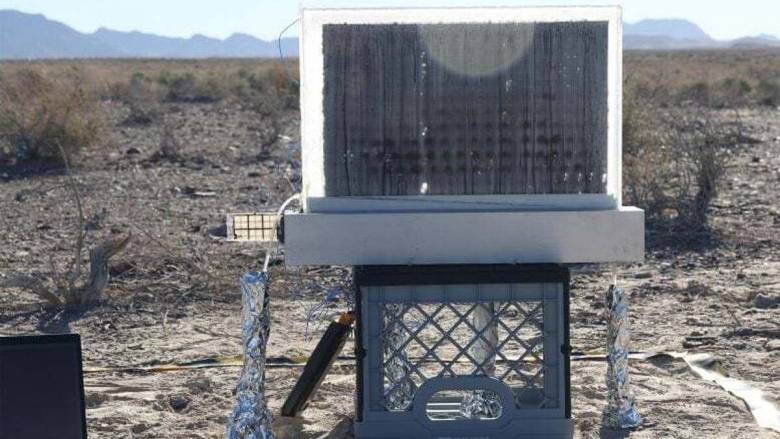 Συλλέκτη που μετατρέπει τον αέρα σε νερό – ακόμα και στην έρημο – κατασκεύασε το ΜΙΤ