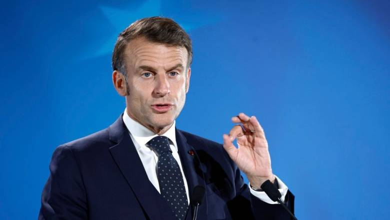 Μακρόν: Η ΕΕ πρέπει να επισπεύσει τα αντίμετρα στους δασμούς Τραμπ