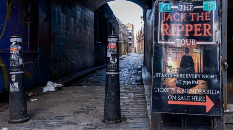 Πώς ο Τζακ ο Αντεροβγάλτης έγινε τουριστικό αξιοθέατο – Γιατί αντιδρούν οι κάτοικοι του Λονδίνου