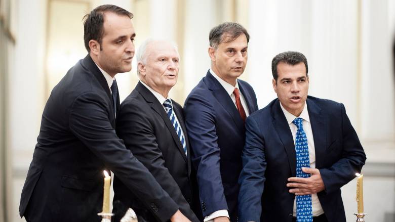 Προεδρικό Μέγαρο: Ορκίστηκαν τα νέα μέλη της κυβέρνησης - Οι πρώτες δηλώσεις