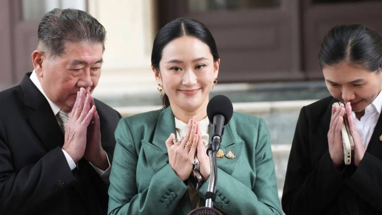 Ταϊλάνδη: Σε διαθεσιμότητα η πρωθυπουργός - Διέρρευσε η επικοινωνία με πρώην ηγέτη της Καμπότζης