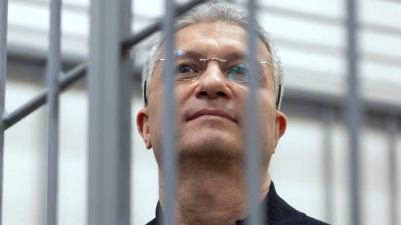 Ρωσία: Καταδικάστηκε για διαφθορά πρώην αναπληρωτής υπουργός Άμυνας