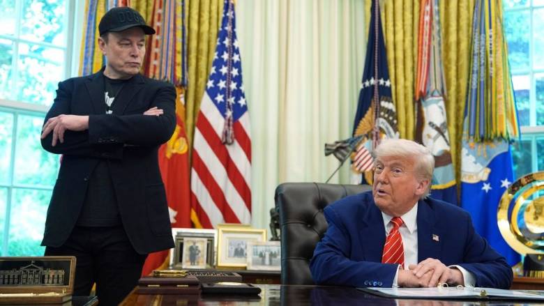 Την απέλαση Μασκ θα εξετάσει ο Τραμπ - Θα ερευνηθούν και οι επιδοτήσεις που έπαιρνε