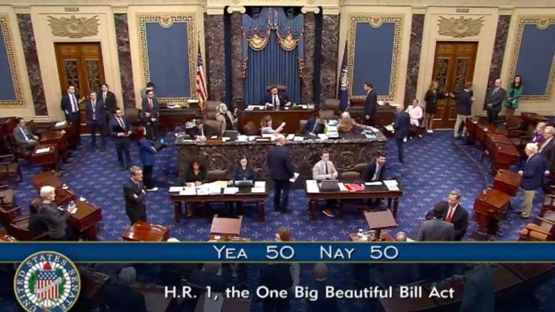 ΗΠΑ: Με την ψήφο του αντιπροέδρου Βανς η Γερουσία ενέκρινε το φορολογικό νομοσχέδιο του Τραμπ