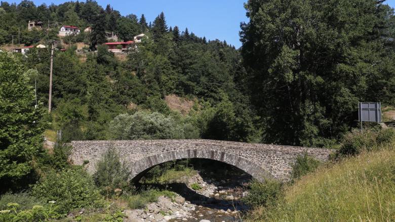 Τραγωδία στην Πιερία: Νεκρή 14χρονη που έπεσε από γέφυρα στην Ανδρομάχη