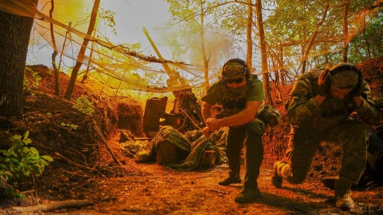 Μετά την πίεση για διπλωματία στο Κίεβο, οι Ευρωπαίοι ηγέτες «τρέχουν» την αγορά αμερικανικών όπλων