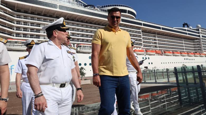 Κικίλιας: «Ενισχύεται με άλλους 50 λιμενικούς το λιμάνι του Πειραιά»