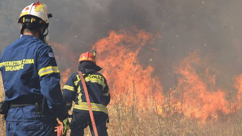 Φωτιά στη Δράμα: Στη «μάχη» επίγειες και εναέριες δυνάμεις