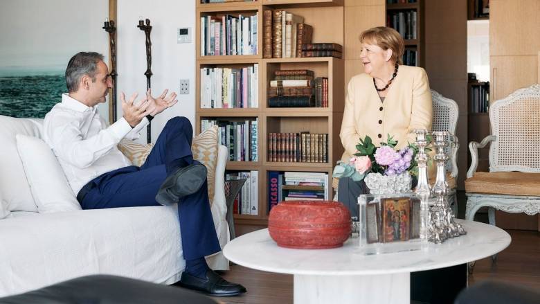 Συνάντηση Μητσοτάκη - Μέρκελ για... πρωϊνό και διεθνή θέματα