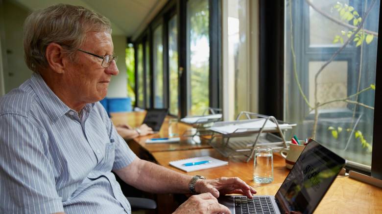 Άνοιξαν οι αιτήσεις για ηλικιωμένους και ΑμεΑ για το πρόγραμμα ψηφιακής εκπαίδευσης