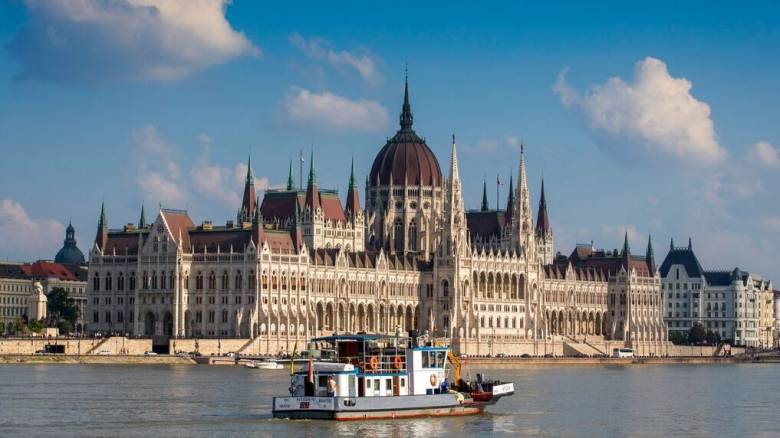 Ουγγαρία: Προβλήματα στη ναυσιπλοΐα προκαλεί η χαμηλή στάθμη του Δούναβη εν μέσω καύσωνα