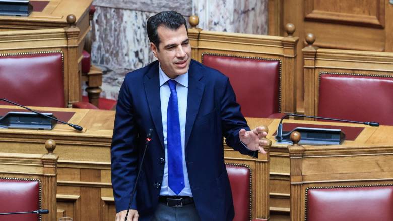 Πλεύρης για μετανάστευση: Επιστροφή ή φυλακή για όσους δεν παίρνουν άσυλο