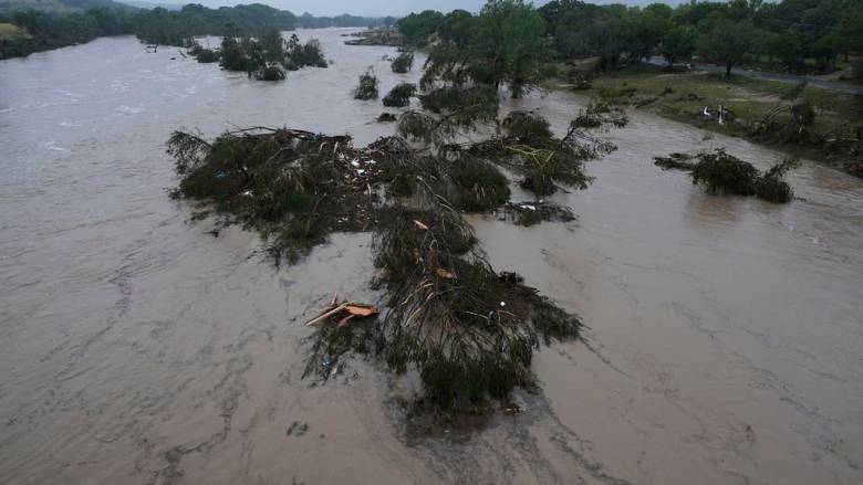 Τουλάχιστον 24 νεκροί εξαιτίας των πλημμυρών στο Τέξας – Αγωνία για αρκετούς αγνοούμενους