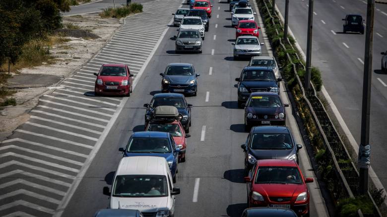 Καραμπόλα στην Εθνική Οδό Αθηνών-Κορίνθου: Τέσσερις τραυματίες