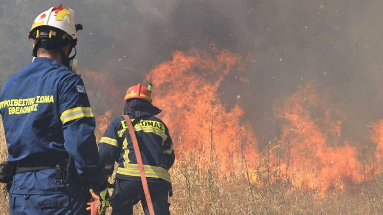 Φωτιά στο Ηράκλειο Κρήτης - Κινητοποίηση της Πυροσβεστικής