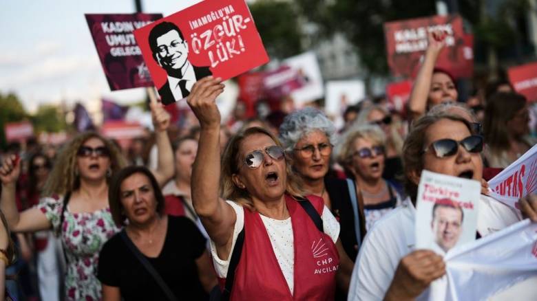 Τουρκία: Τρεις ακόμη δήμαρχοι της αντιπολίτευσης συνελήφθησαν για υποθέσεις διαφθοράς