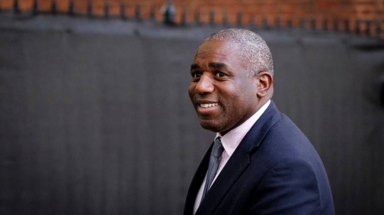 Η Βρετανία προχωρεί σε αποκατάσταση διπλωματικών σχέσεων με τη Συρία