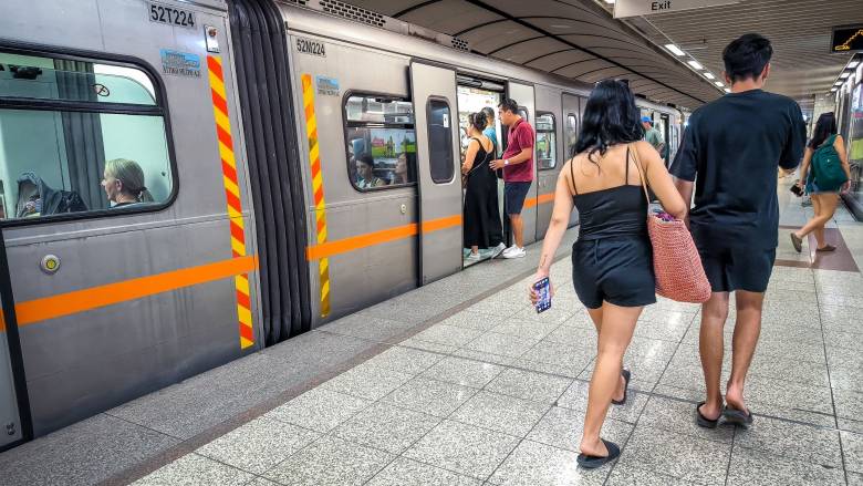 Ενθαρρυντικές οι  πρώτες ενδείξεις από την 24ωρη λειτουργία μετρό, τραμ και λεωφορείων