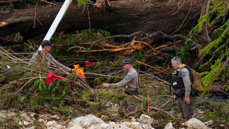 Πλημμύρες στο Τέξας: Στους 67 οι νεκροί - Αγωνία για την τύχη των δεκάδων κοριτσιών που αγνοούνται