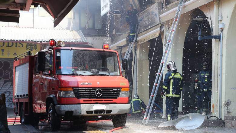Θεσσαλονίκη: Πυρκαγιά σε κατάστημα εστίασης στο κέντρο της πόλης